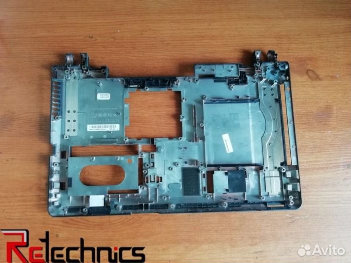 Нижняя крышка корпуса с защёлками акб, без крышек