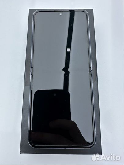 Смартфон samsung galaxy z flip4
