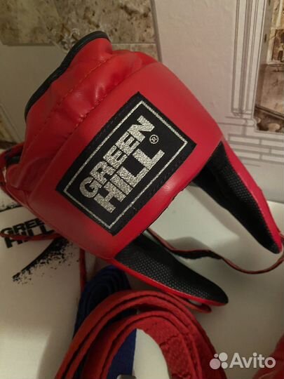 Защитный шлем для единоборств