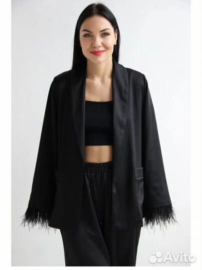 Костюм женский вечерний с перьями