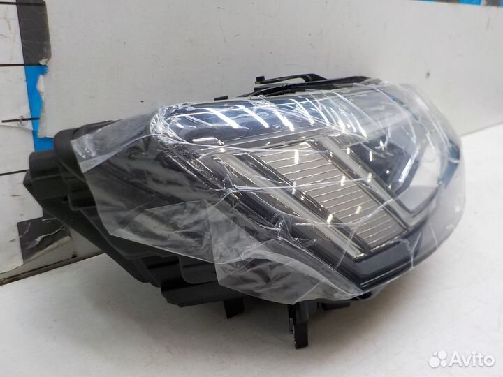 Фара правая на Audi A6