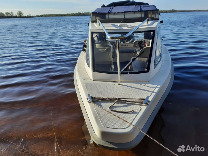 Катер Gladius 520 HT