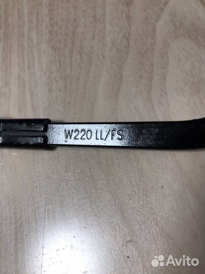 Поводок стеклоочистителя левый Mercedes W220