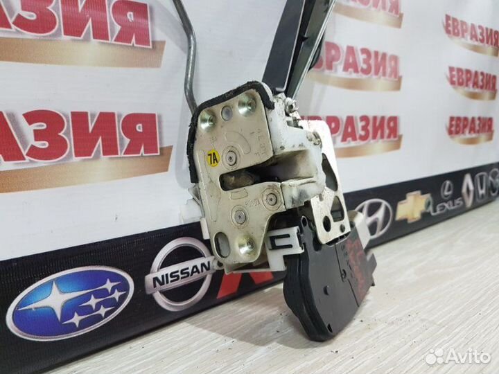 Замок двери передний левый Honda Stepwgn RF7 K20A