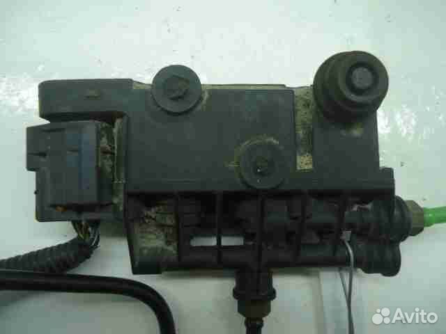 Блок клапанов подвески Land Rover Discovery 3 LA R