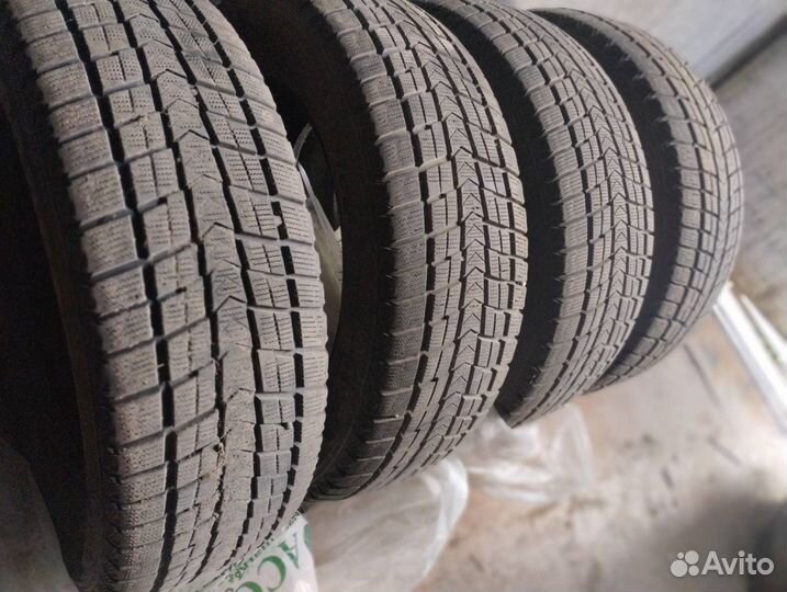 Roadstone Winguard Ice 235/65 R17
