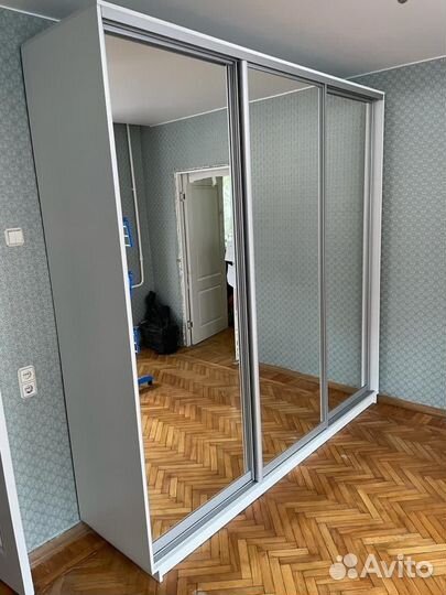 Шкаф купе зеркальный