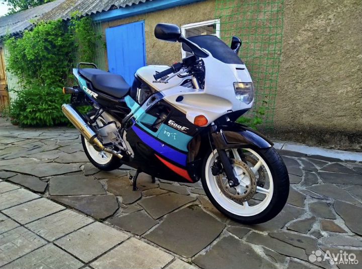 Honda cbr600f2