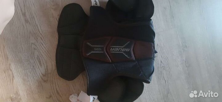 Нагрудник хоккейный bauer