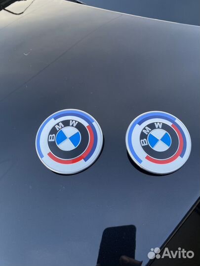 Эмблема bmw на капот