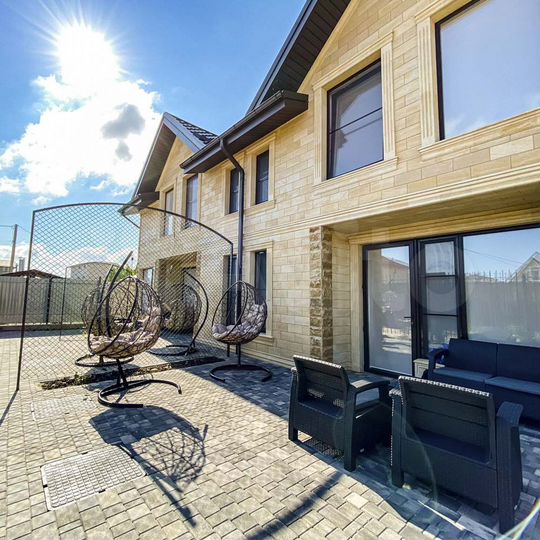 2-к. квартира, 70 м², 1/2 эт.