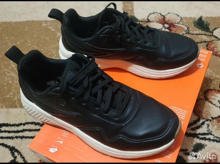 Кроссовки Fila