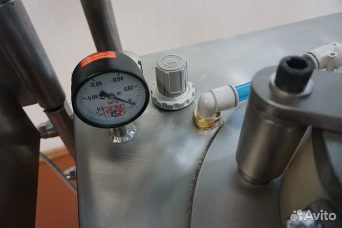 Шприц вакуумный с перекрутчиком для колбас