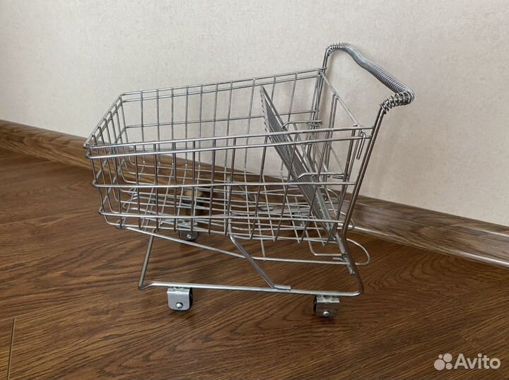 Тележка декоративная