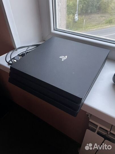 Sony playstation PS 4 pro CUH-7108B