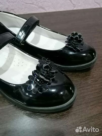 Туфли чёрные лаковые на девочку 32 размер