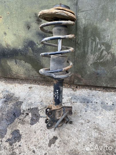 Передняя правая стойка Nissan Pulsar N15