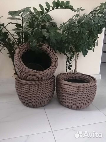 Плетеное кашпо из ротанга