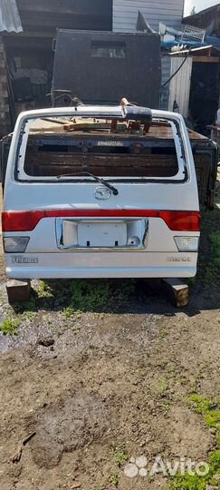 Дверь богажника