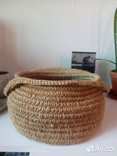 Корзина плетёная из джута