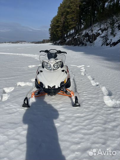 Продам снегоход Arctic cat m 1000
