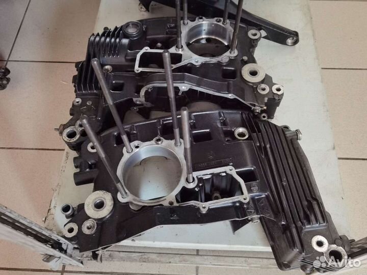 Половины картера на bmw r 1100 gs 97