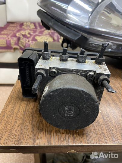 Блок ABS (насос) 1.2 Peugeot 301