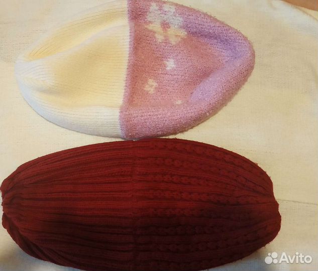 Шапки женские двухслойные б/у и новая