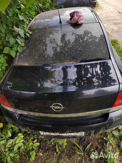 Крышка багажника Opel Astra H седан 2008 г