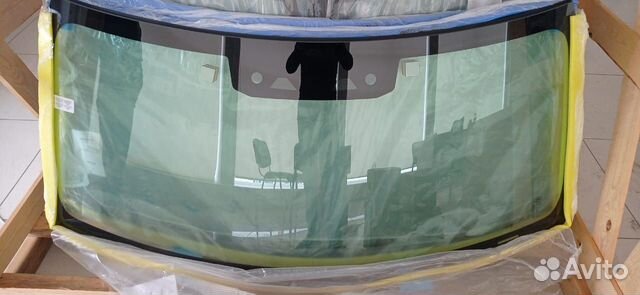 Лобовое стекло на Defender