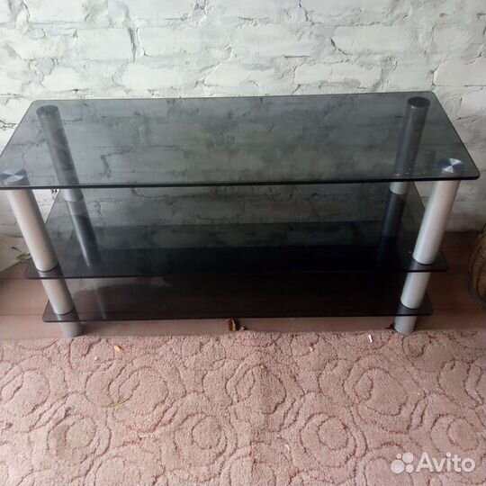 Стеклянная тумба под тв
