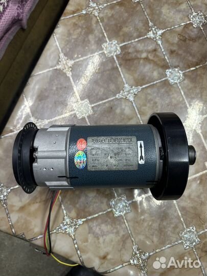 Электродвигатель от беговой дорожки