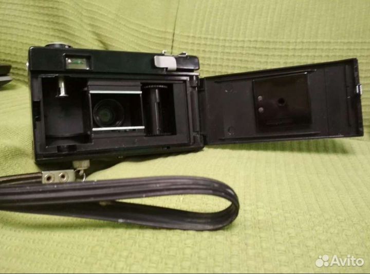 Плёночный фотоаппарат с чехлом силуэт-электро