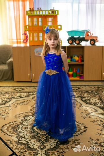 Продам платье на 6-7лет