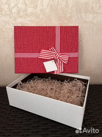 Коробка подарочная