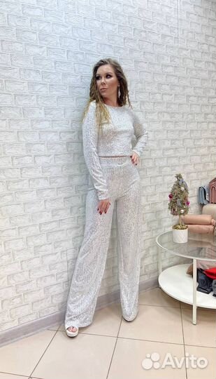 Костюм женский нарядный