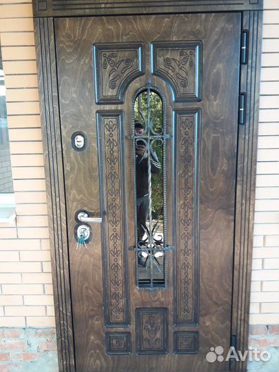 Дверь входная для дома