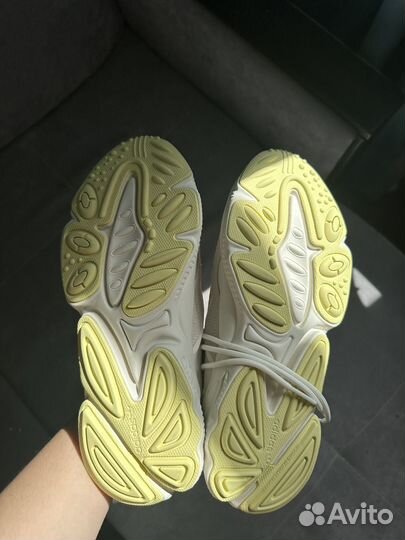 Кроссовки adidas ozweego женские