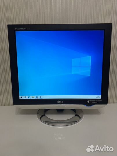 Монитор LG flatron L1740P