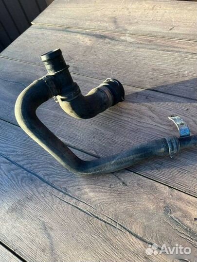 Патрубок охлаждения Audi A8 D3 3.2 2007