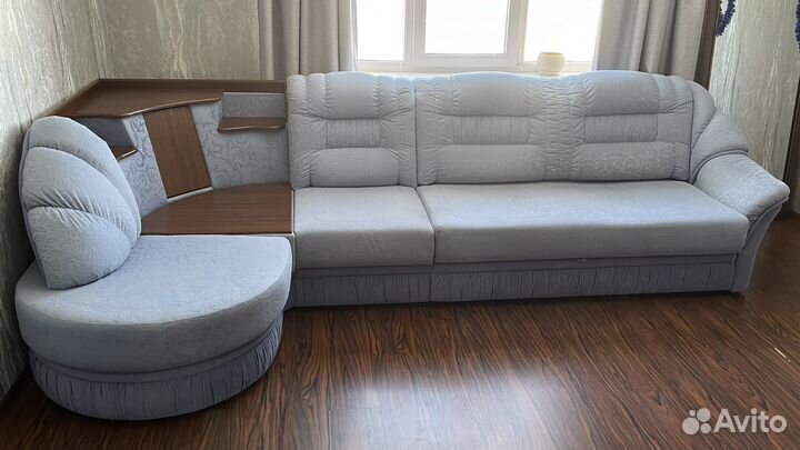 Большой угловой диван
