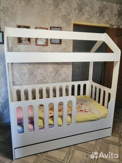 Детская кровать домик с матрасом