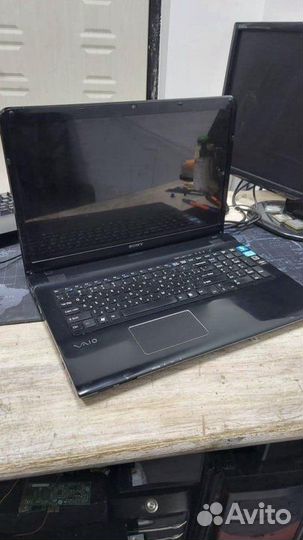 Ноутбук Sony 17.3 i5 8gb SSD video 2gb