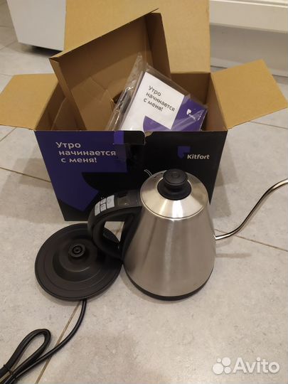 Чайник Kitfort KT-689