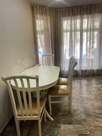1-к. квартира, 43 м², 2/5 эт.