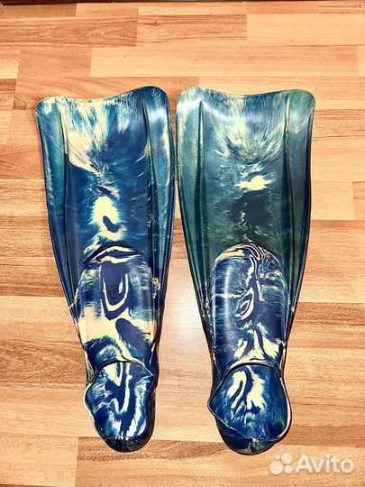 Ласты дельфин