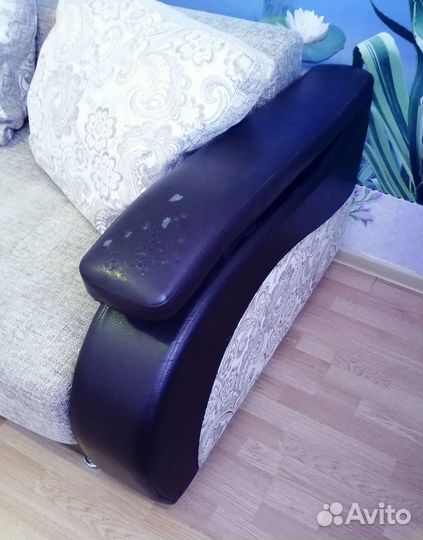 Диван с креслом