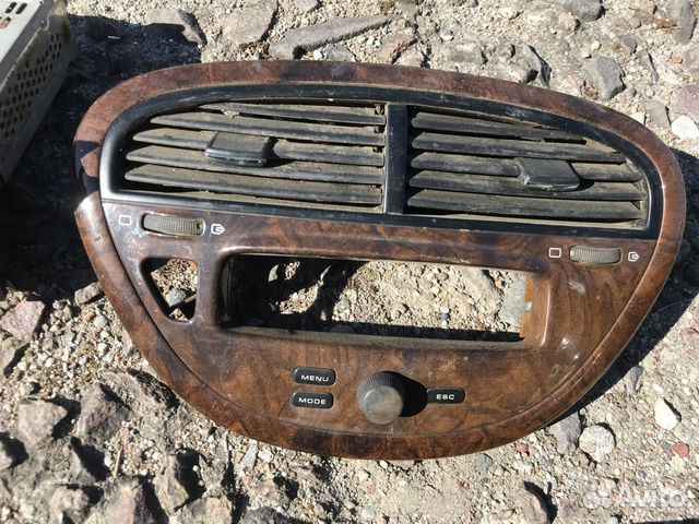 Рамка центральной консоли на Пежо 607 2001г