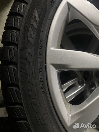 Pirelli Winter Sottozero 3 205/50 R17