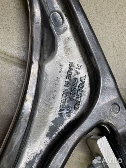 Рычаг передний правый и левый volvo XC90 XC60